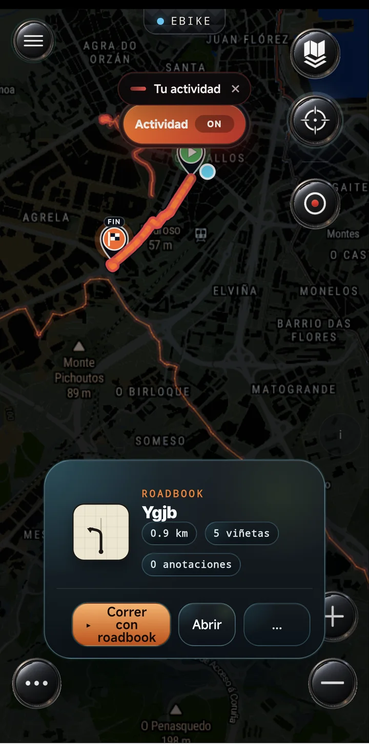 Mapa nocturno de OxxRoad con un track naranja y la ficha del roadbook